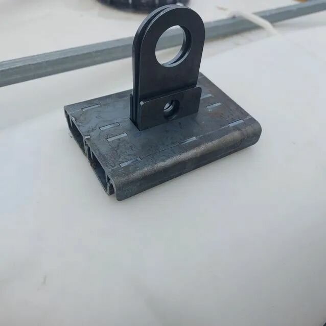 Захват для сэндвич панелей 100мм неокрашеный — фото 1