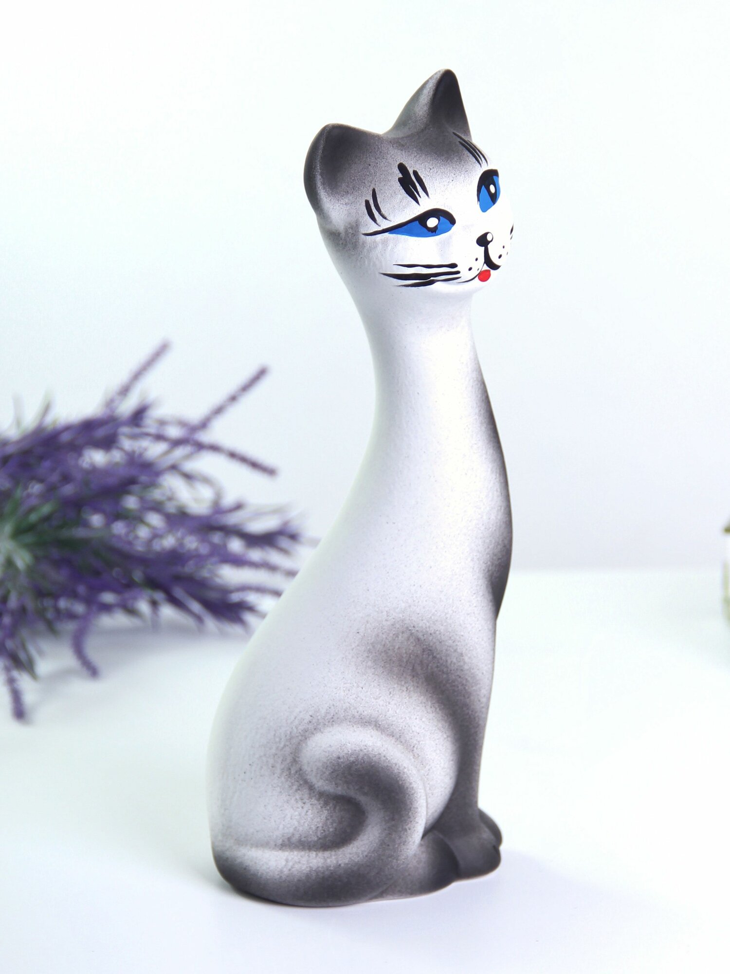Кот Кит 25 см белый с серым матовый — фото 1