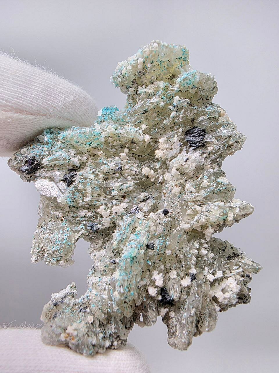 Кальцит с пиритом, 59 мм 18 г. — фото 1