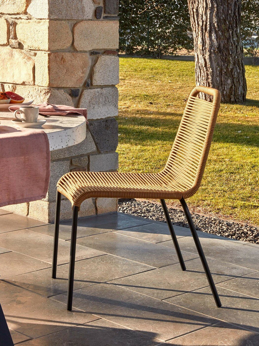 Стул La Forma Glenville, бежевый, максимальная нагрузка 130кг, каркас из искусственного ротанга