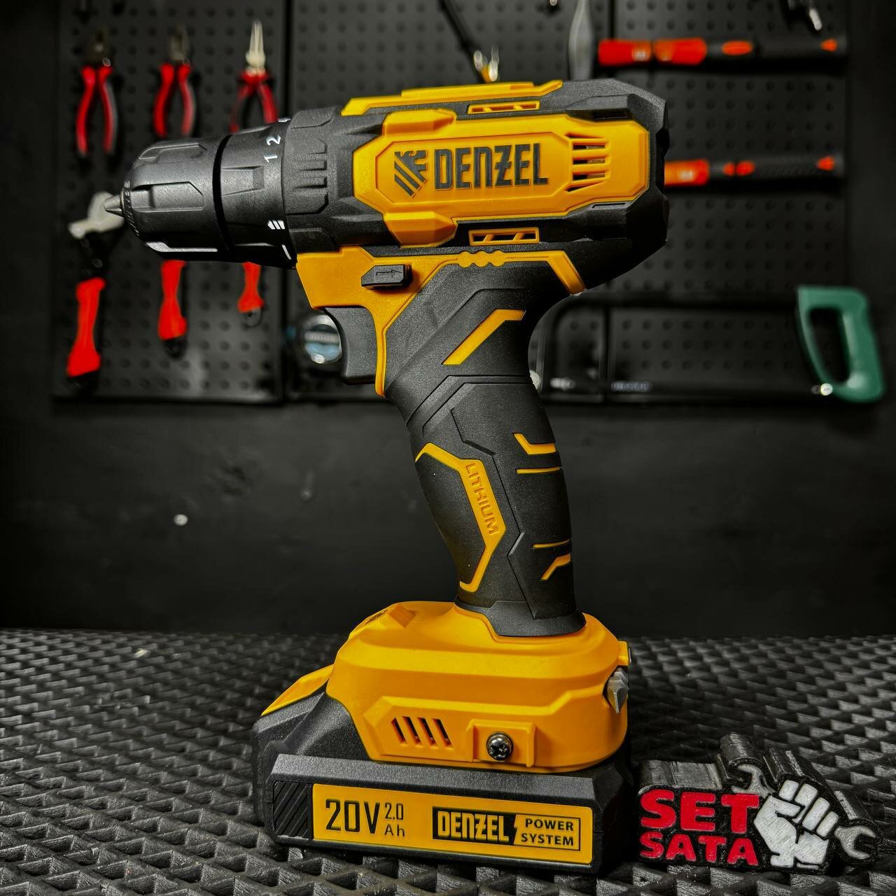 Дрель-шуруповерт аккумуляторная Denzel "CDQ-20" 26118, 40 Нм, 20В, 2 Ач, 2 аккумулятора