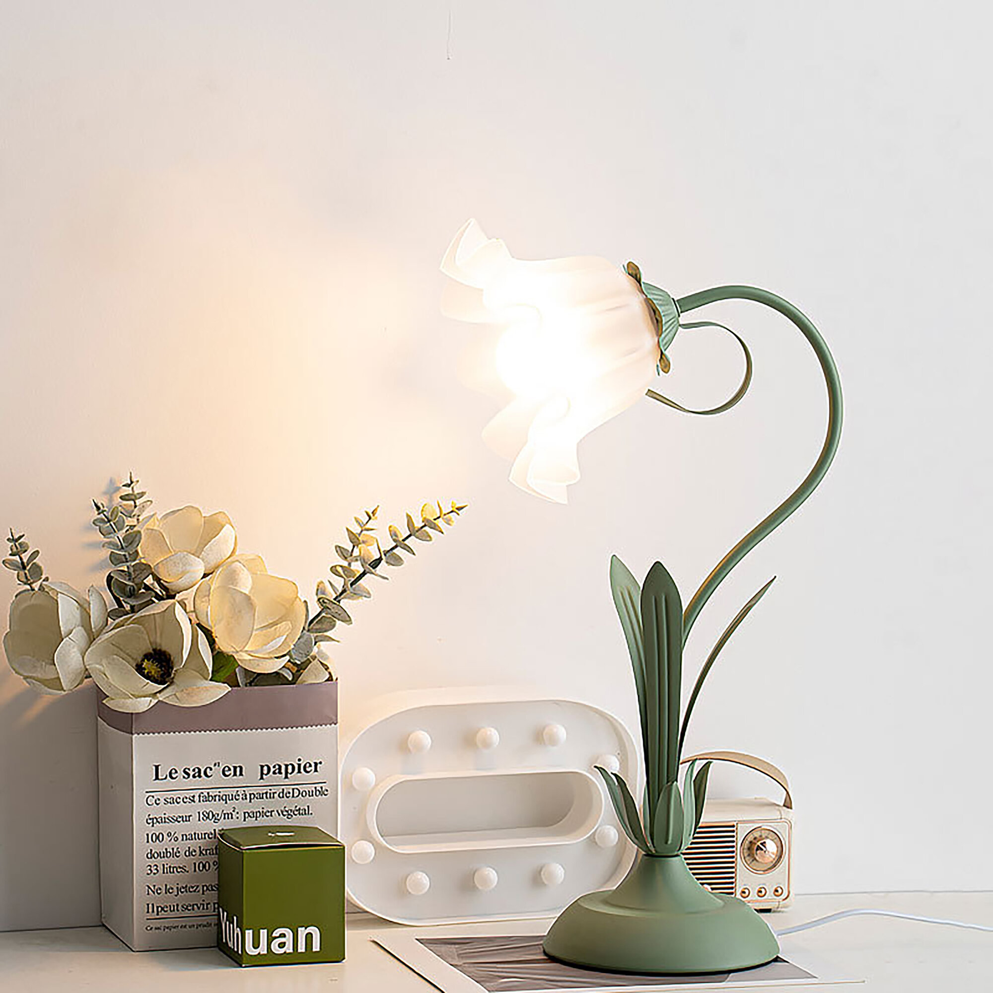 Романтическая настольная лампа во французском пасторальном стиле