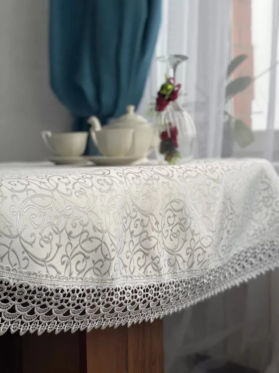 Скатерть овальная на стол тканевая с кружевом 150х220 — фото 1