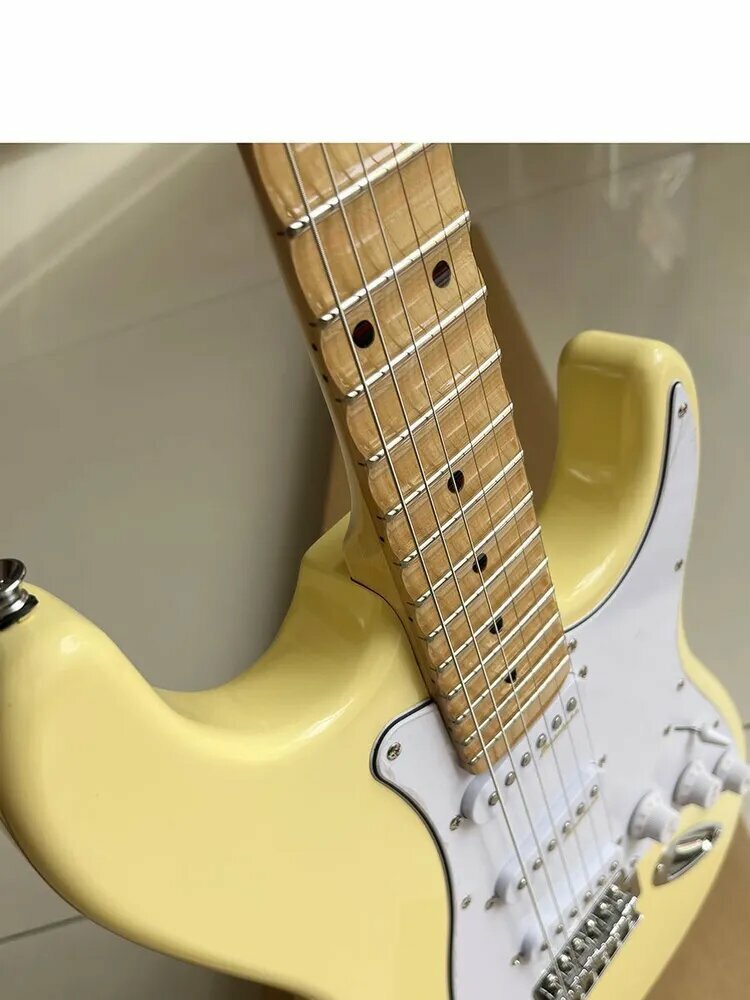 Fender Электрогитара Stratocaster 6-струнная, корпус Махагони