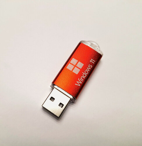Изображение товара Флешка загрузочная (установочная) с Windows 11-x64 (25H2), набор драйверов и программ