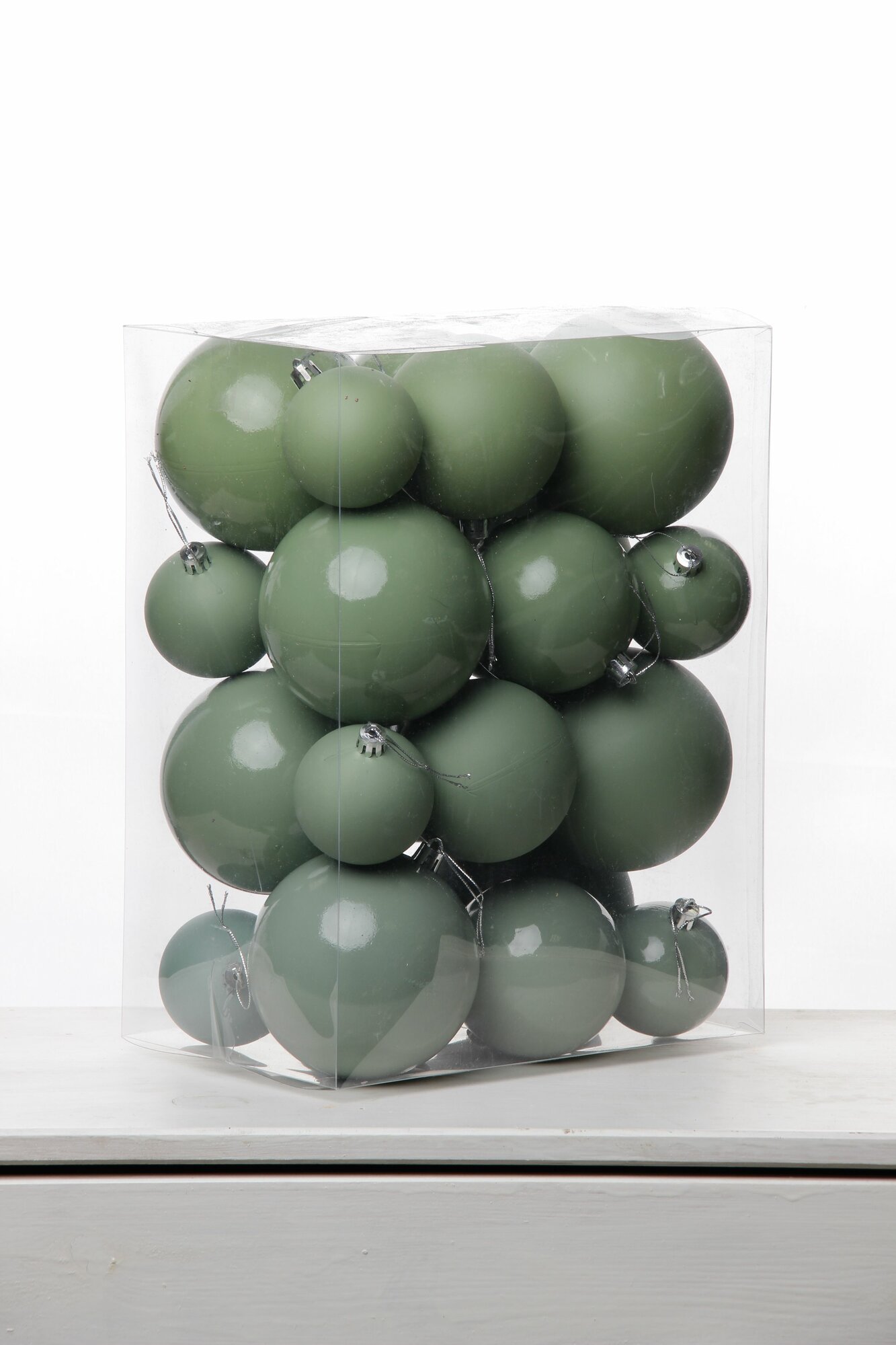 Шар на елку 6,8,10см, набор шаров 24шт, новогодние, темно-зеленый/зеленый, Crystal Trees