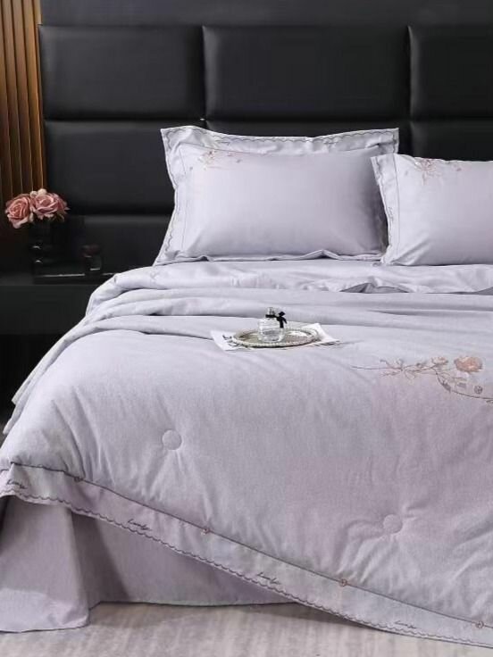 Постельное белье с одеялом евро сатин, простыня 220х240, наволочки 50х70 Aimee aim-25a