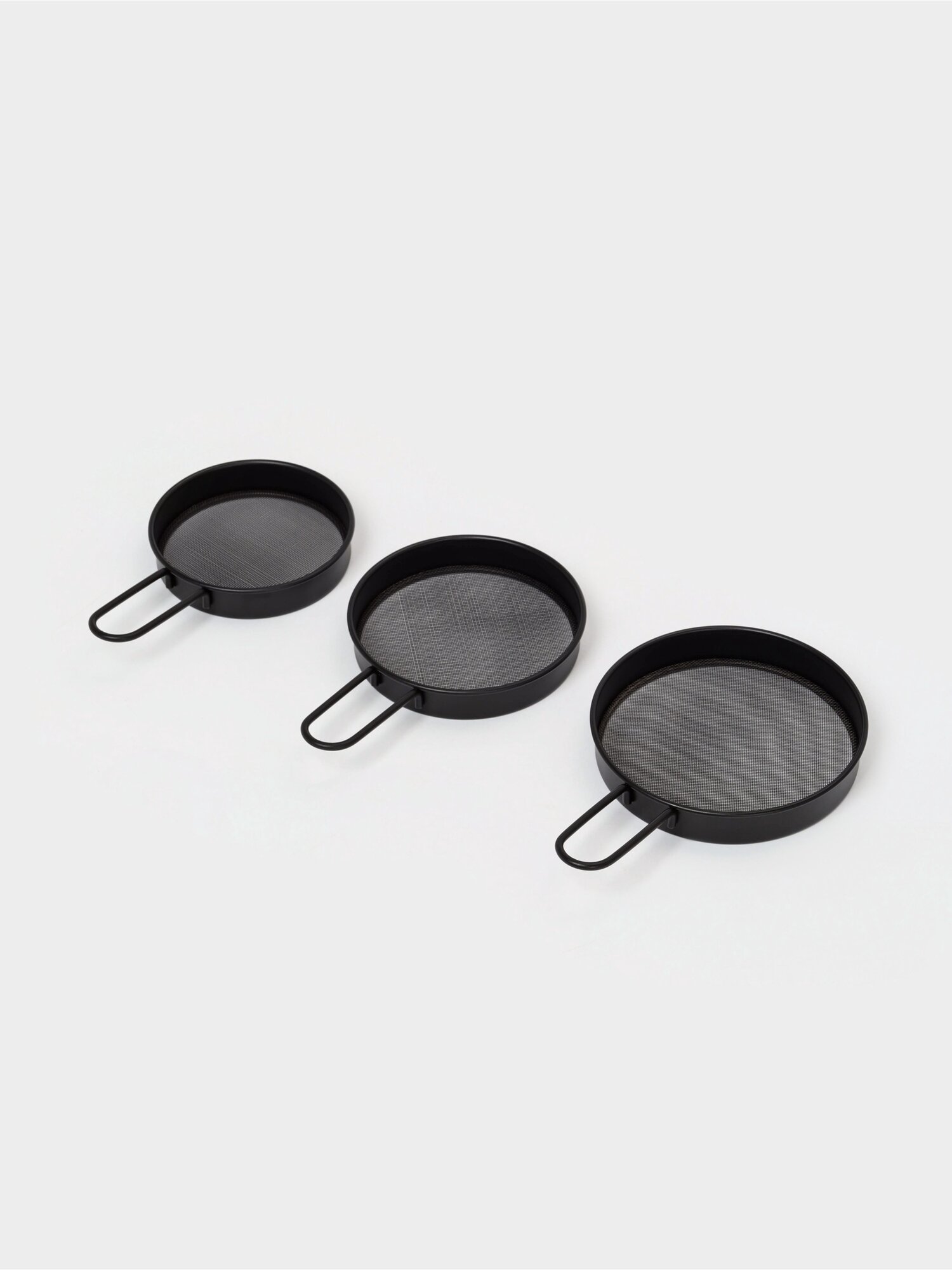 Сито с ручкой Magistro, набор 3 шт, d=8;9;10 см, нержавеющая сталь, чёрные
