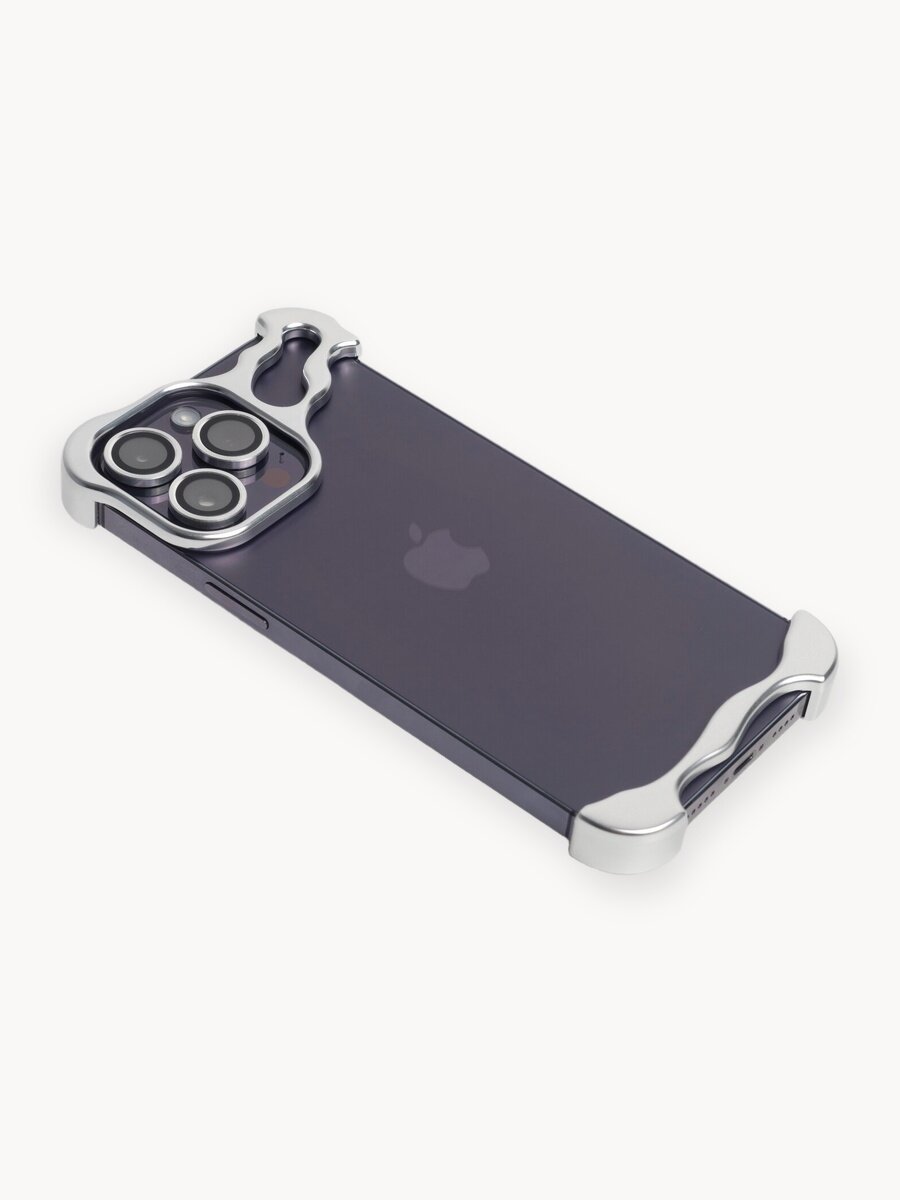 Чехол на iPhone 16 Pro металлический с защитой камеры и поддержкой беспроводной зарядки