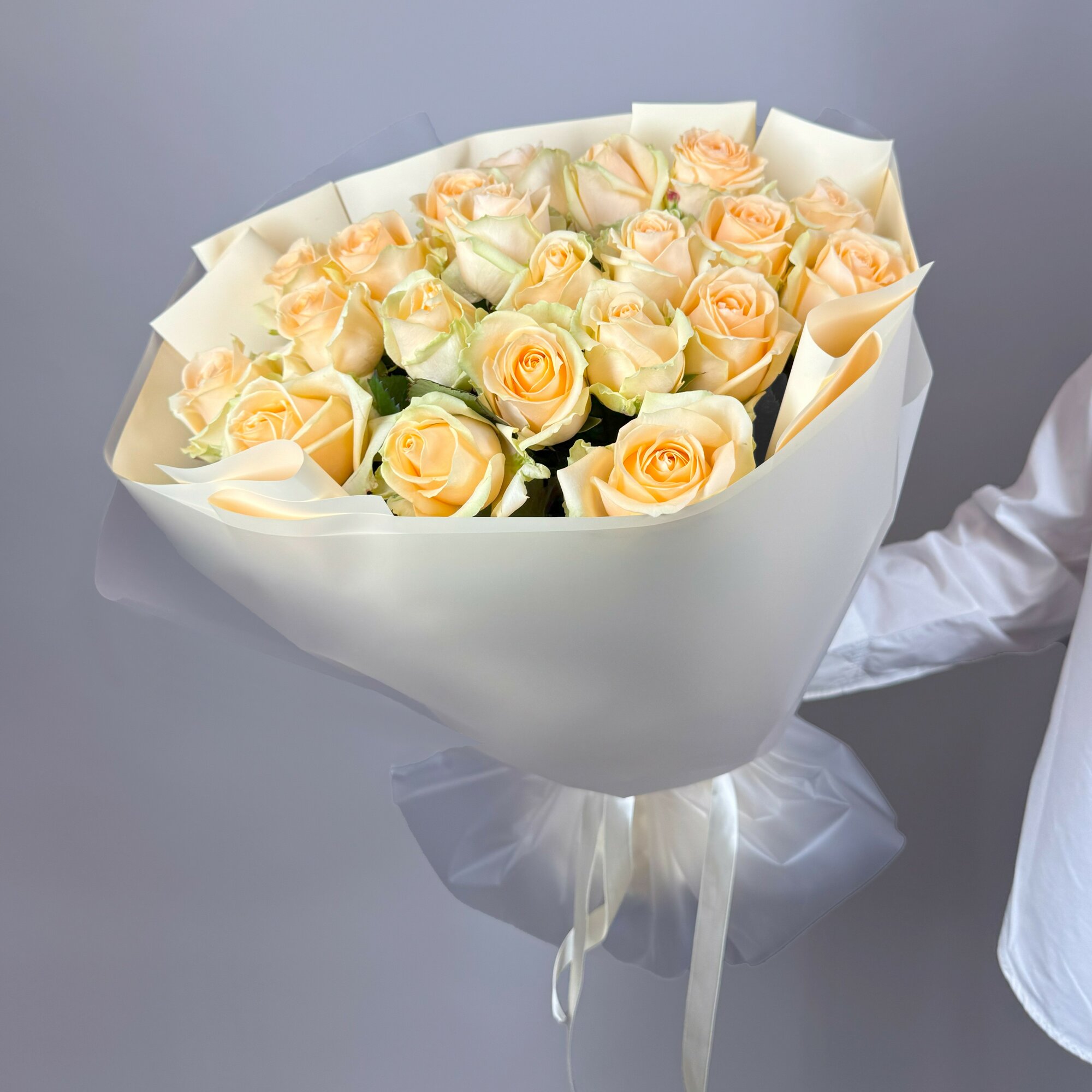Букет живых цветов персиковык розы 21 шт. 50 см. "Пич Аваланж" флау стор
