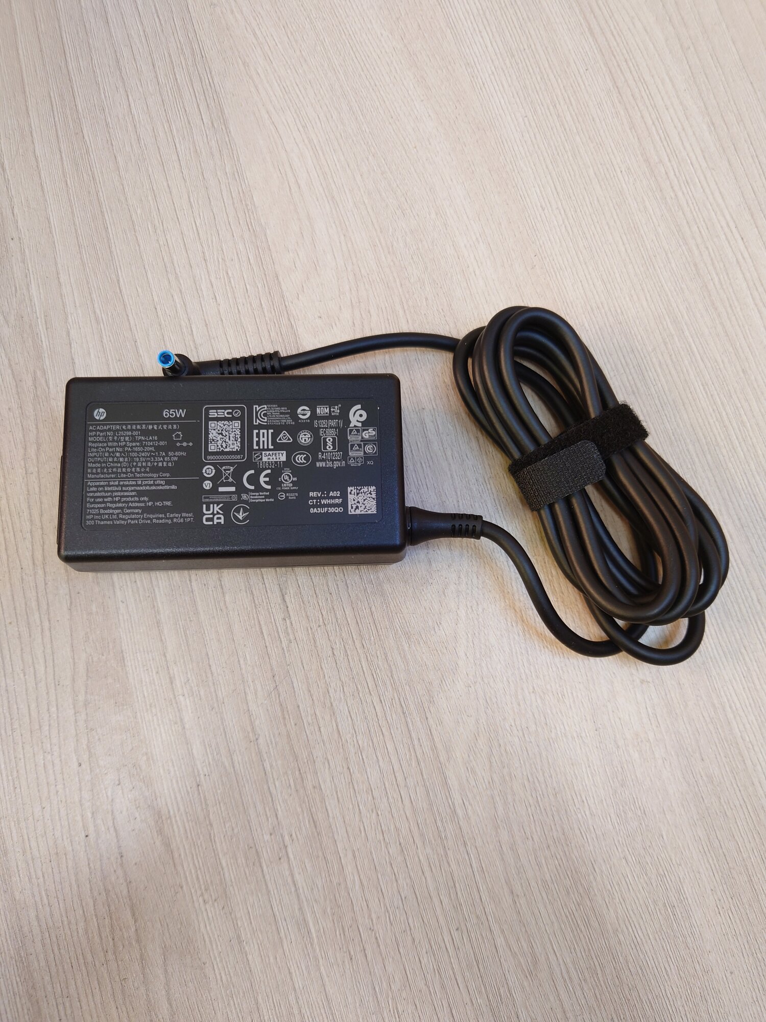 Блок питания HP для ноутбука, разъем 4,5х3мм, 19,5V 3,3А 65W (L25298-001, TPN-LA16)
