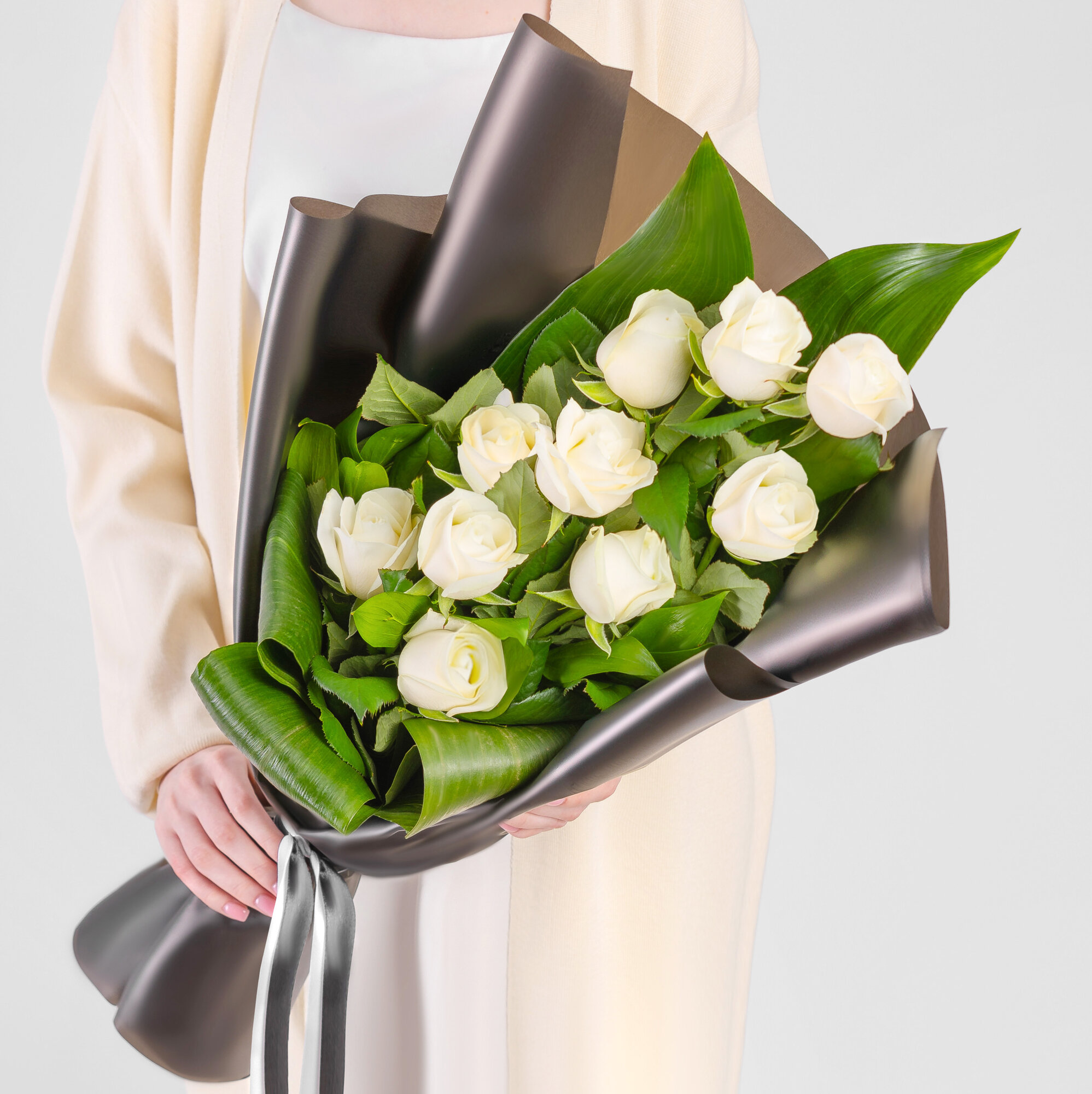 Траурный Букет Мегацвет24 S под ленту пленка дизайн розы и аспидистра