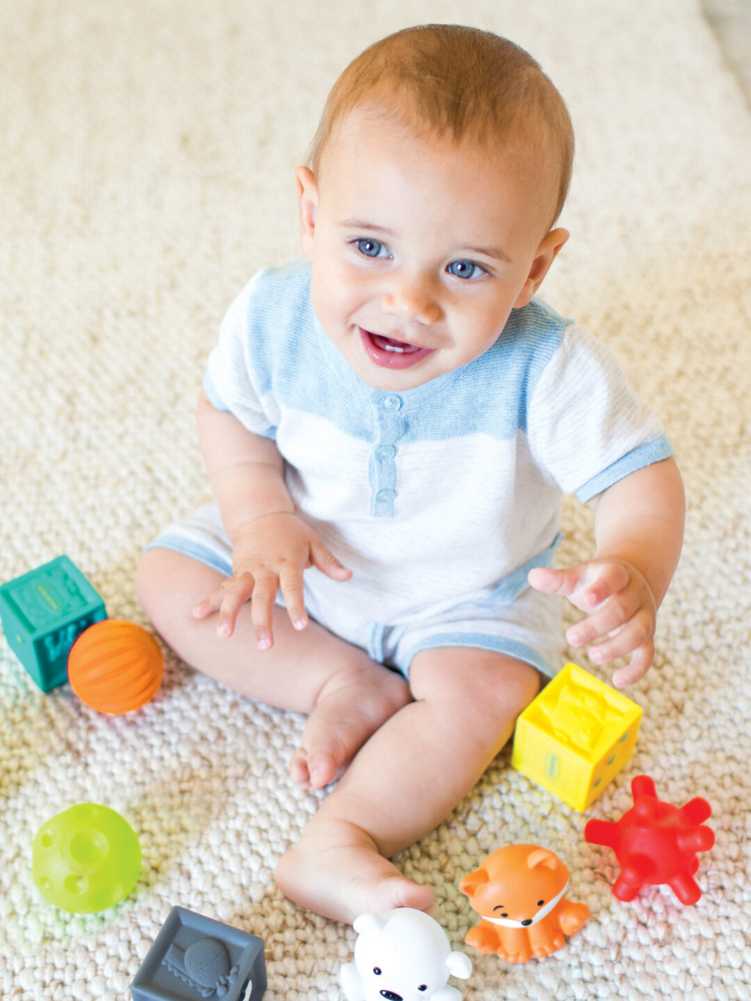 Развивающий набор Infantino Baby’s 1st Playset — 11 ярких игрушек — фото 1