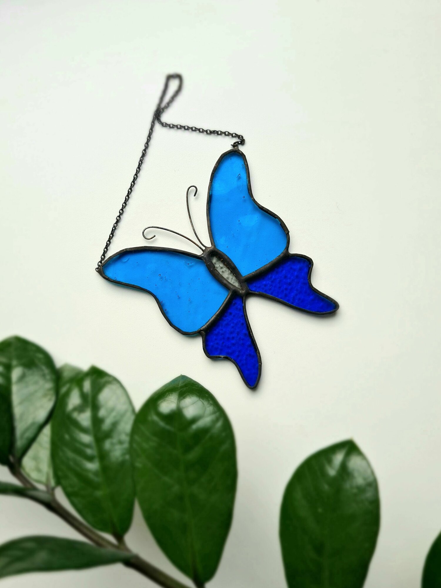 Интерьерная подвеска "Бабочка" АртПтица, ручная работа, металл, стекло — фото 1