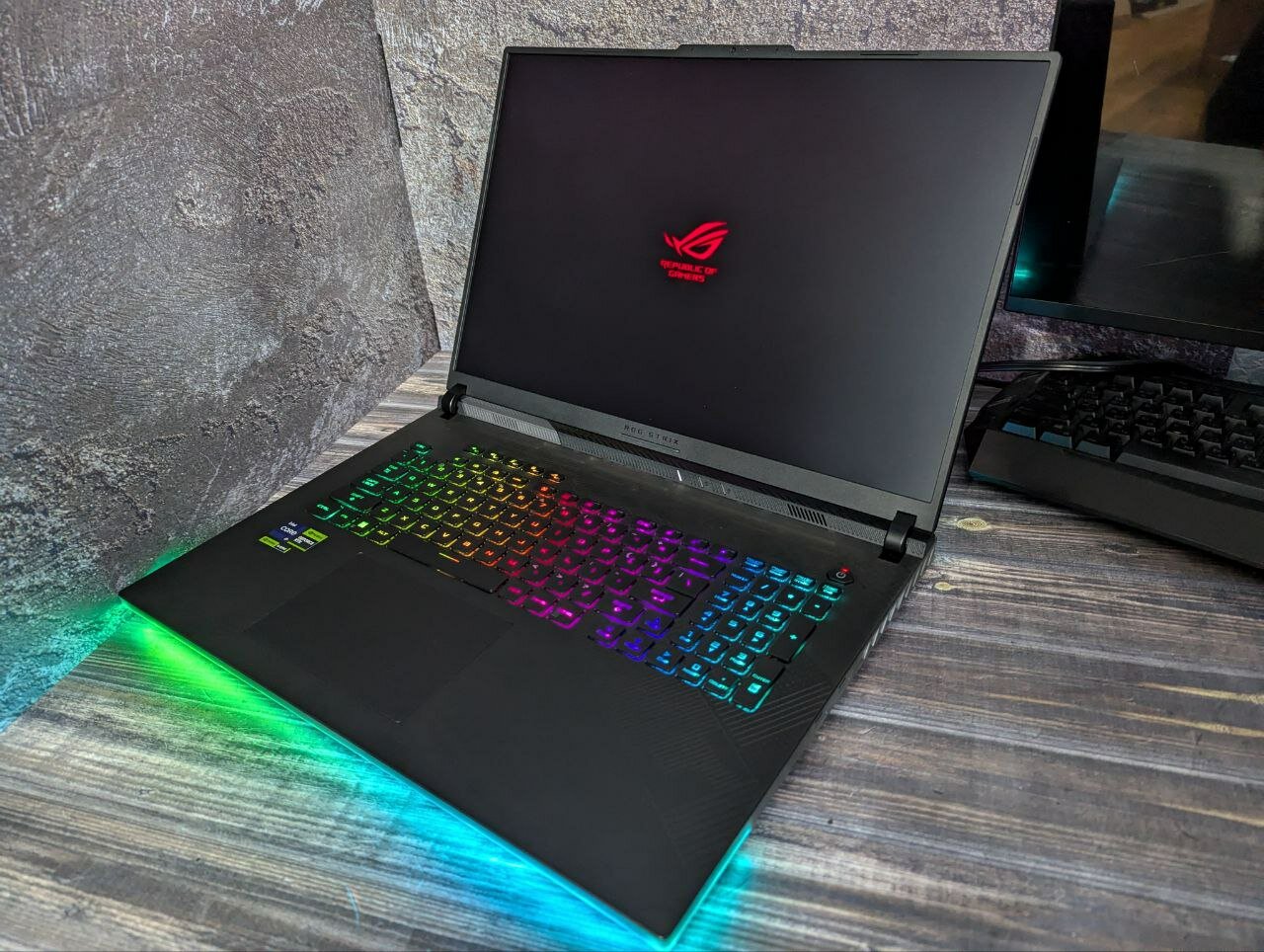 Asus Rog Strix 18, 14900hx, 4080, 32gb, 1tb