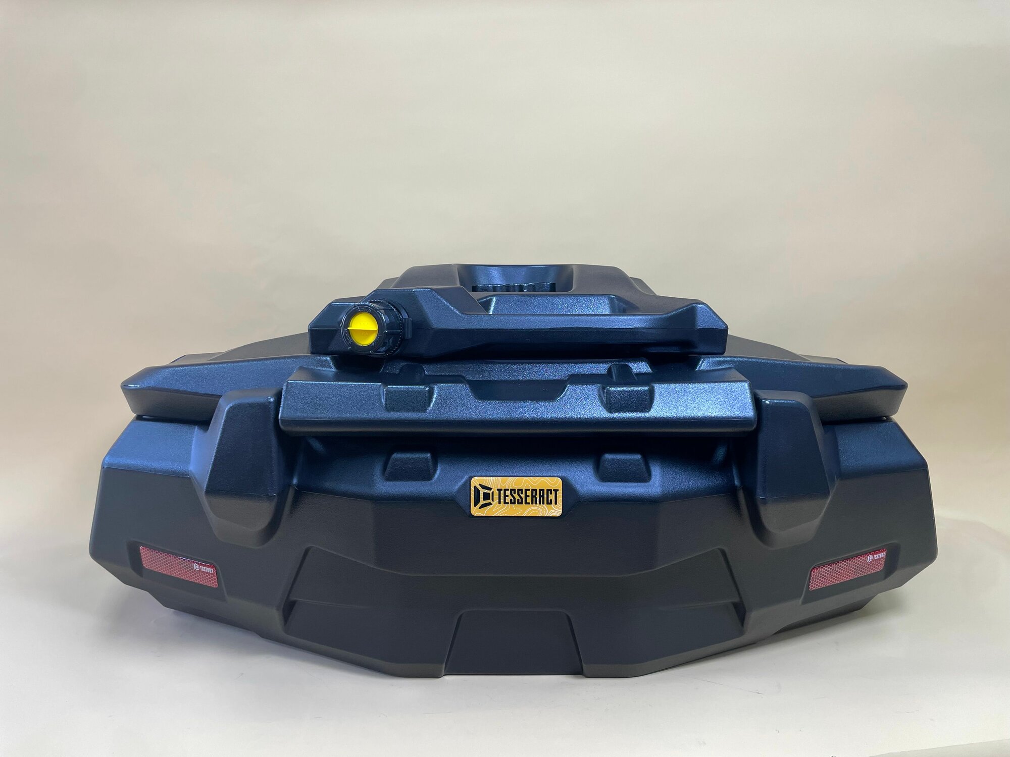 Кофр с черной канистрой 10л для квадроцикла BRP Outlander Can-Am, Tesseract — фото 1
