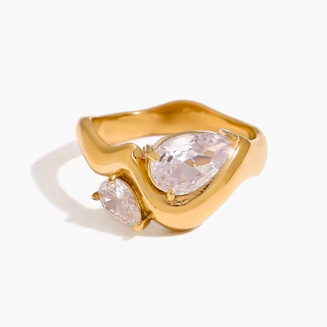 Кольцо переплетенное SORONA, Swarovski Zirconia, фианит, циркон, размер 17, ширина 2 мм, золотистый