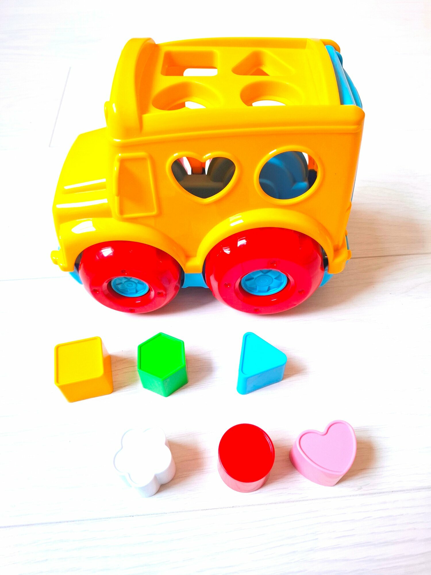 Игрушка логическая "Сортер-Машинка", развитие мелкой моторики — фото 1