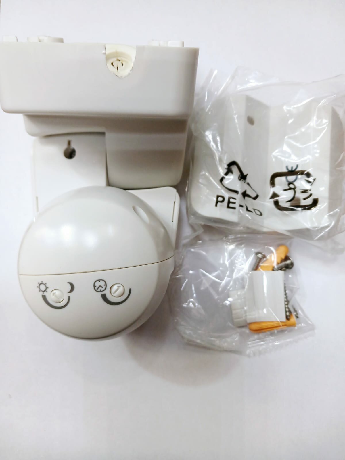 Датчик движения Schneider Electric Argus Standard 120° IP55 1000Вт 3-12м CCT56P004 — фото 1