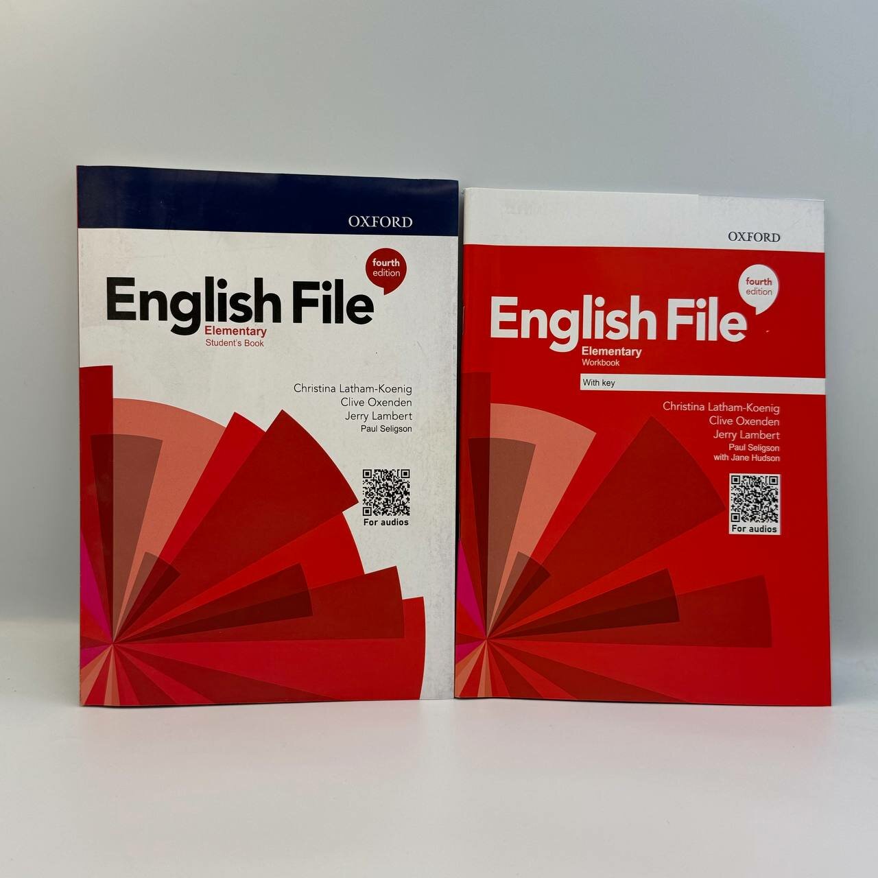 Учебник Oxford English File Elementary 4 edition, на английском языке, 262 страницы