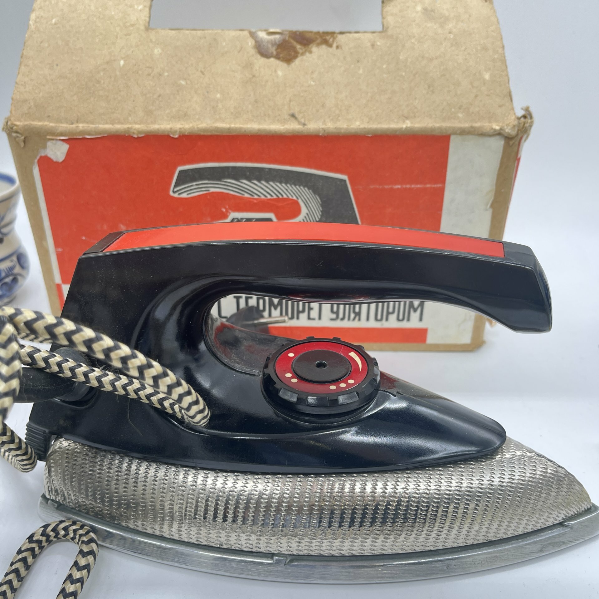 Утюг электрический УТ-1000-1,2 220, металл, пластик, СССР, 1989 г.