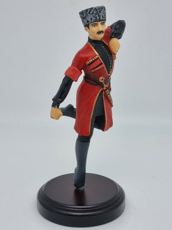 Статуэтка Горец в танце 2 — фото 1