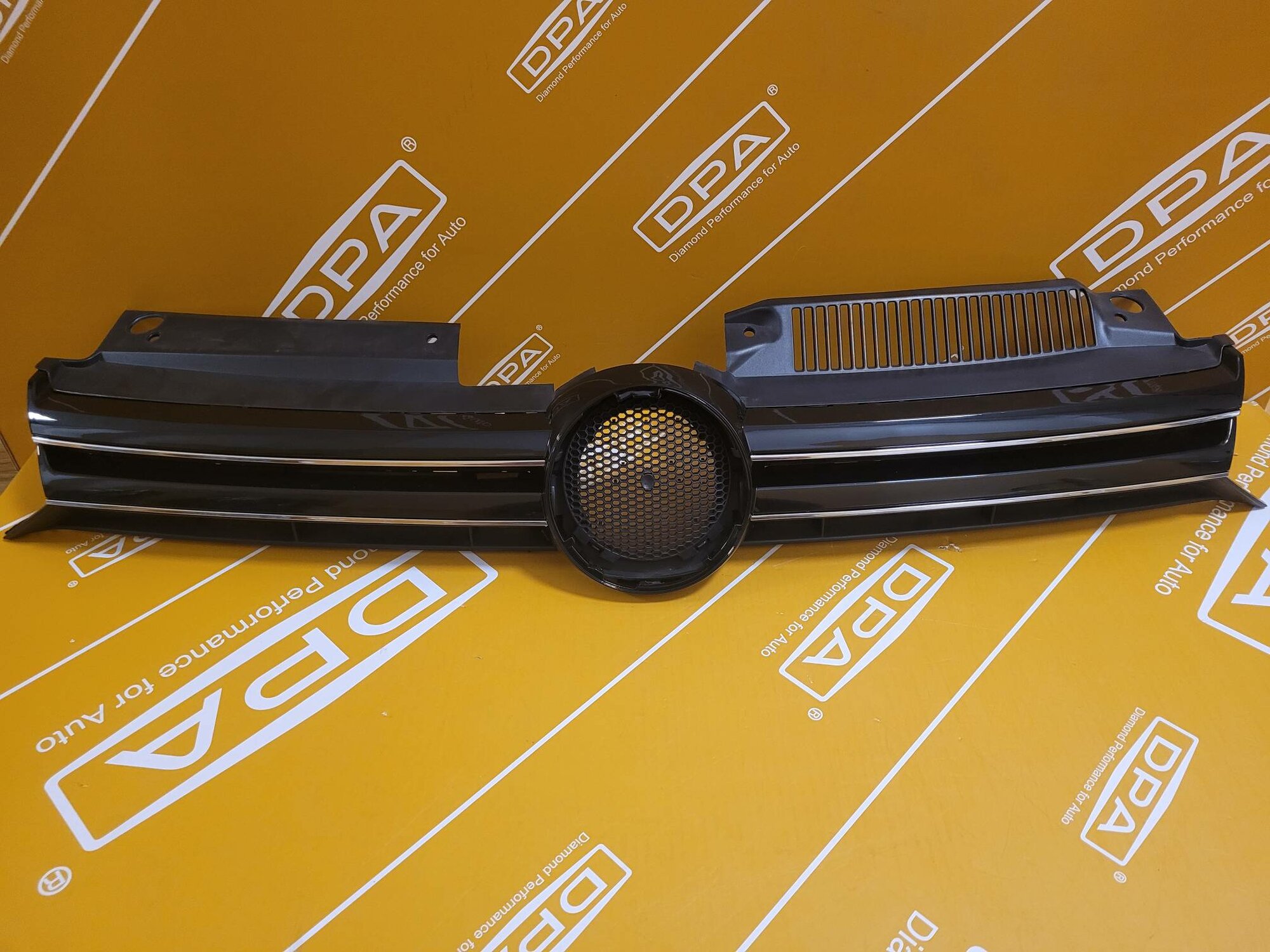 Решетка радиатора VW Golf VI 2009-2011 (ОЕ: 5K0853651AGZLL) DPA арт.88530307502