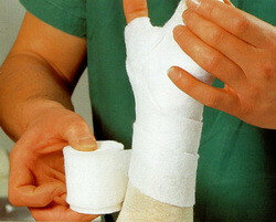 Вата синтетическая Целлона (Cellona) подкладочная под гипс в рулоне в индивидуальной упаковке, 4см х3м, 10690