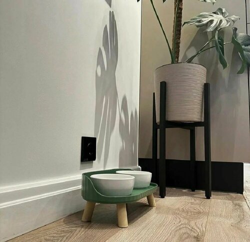 Изображение товара Двойная керамическая миска для кошек и собак с подставкой