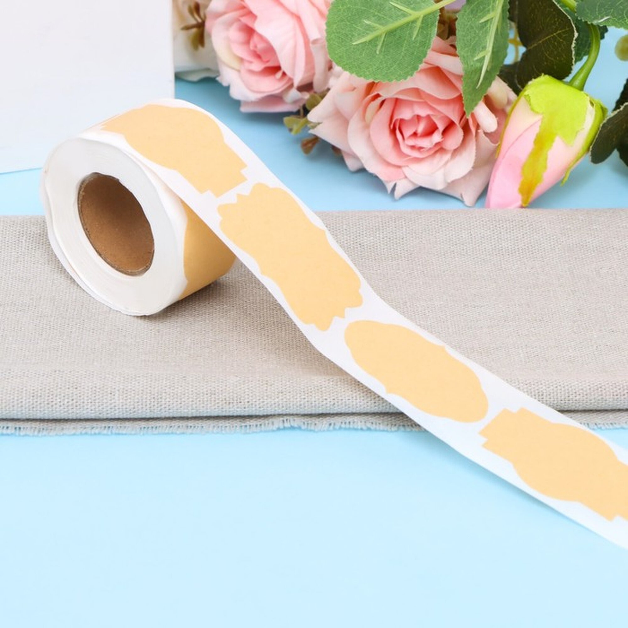 Наклейки Upak Land "Ассорти" в рулоне бумага 5 х 3 см 500 штук бежевые