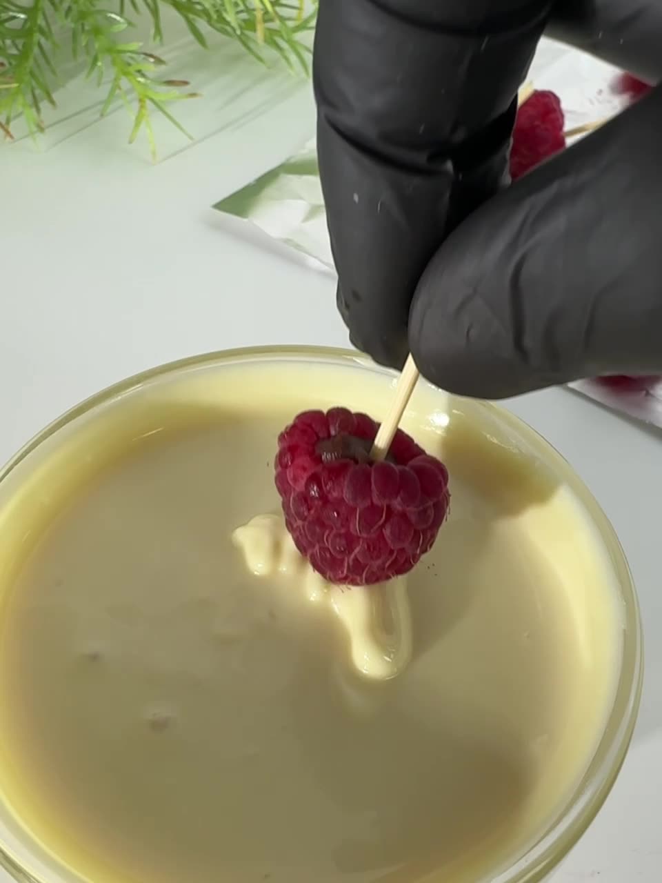 Шоколад белый 30% кондитерский BON TASTY Silk, натуральный в плитках, 500 г — фото 1