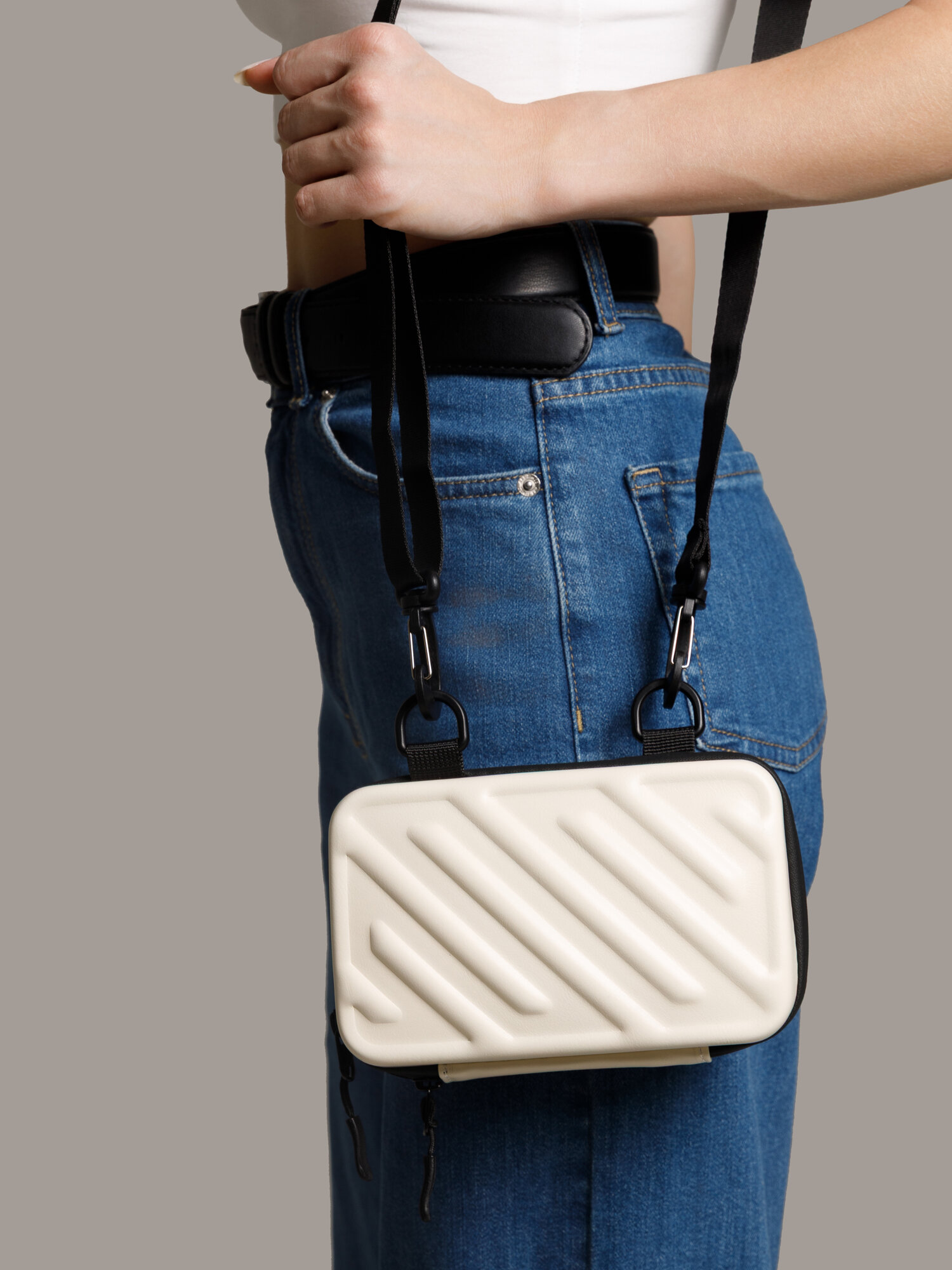 Сумка мессенджер , фактура рельефная, белая — фото 1