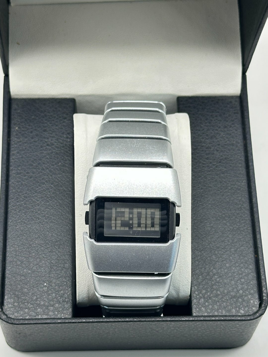 Наручные часы 120