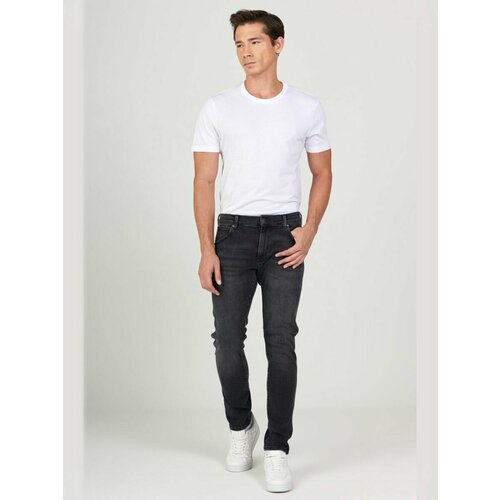 фото Джинсы зауженные wrangler, размер 34/32, stone