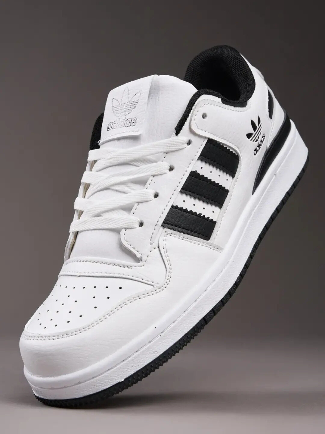 Кроссовки adidas