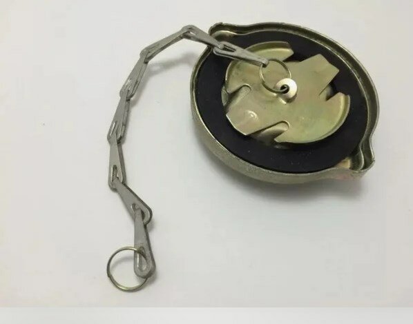 Крышка бака топливного для а/м газ-2410 , уаз-469 с цепочкой