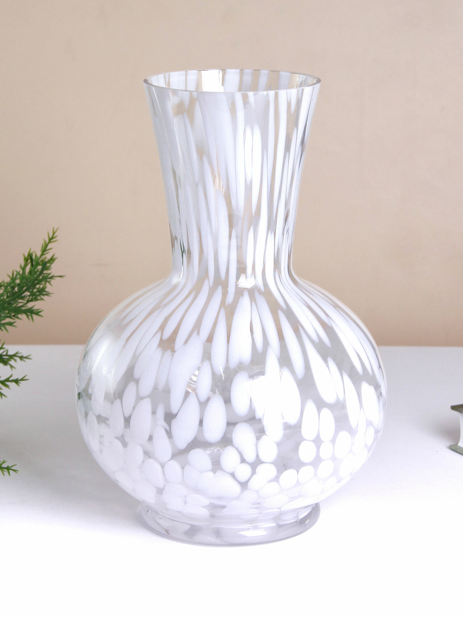 Ваза Афина Кения 23 см гладкая прозрачная с белым