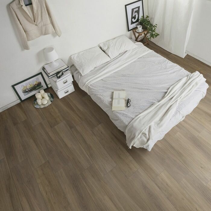 Изображение Ламинат EGGER HOME Дуб Браун Средневековый 33 класс 8 мм 1,994 кв. м