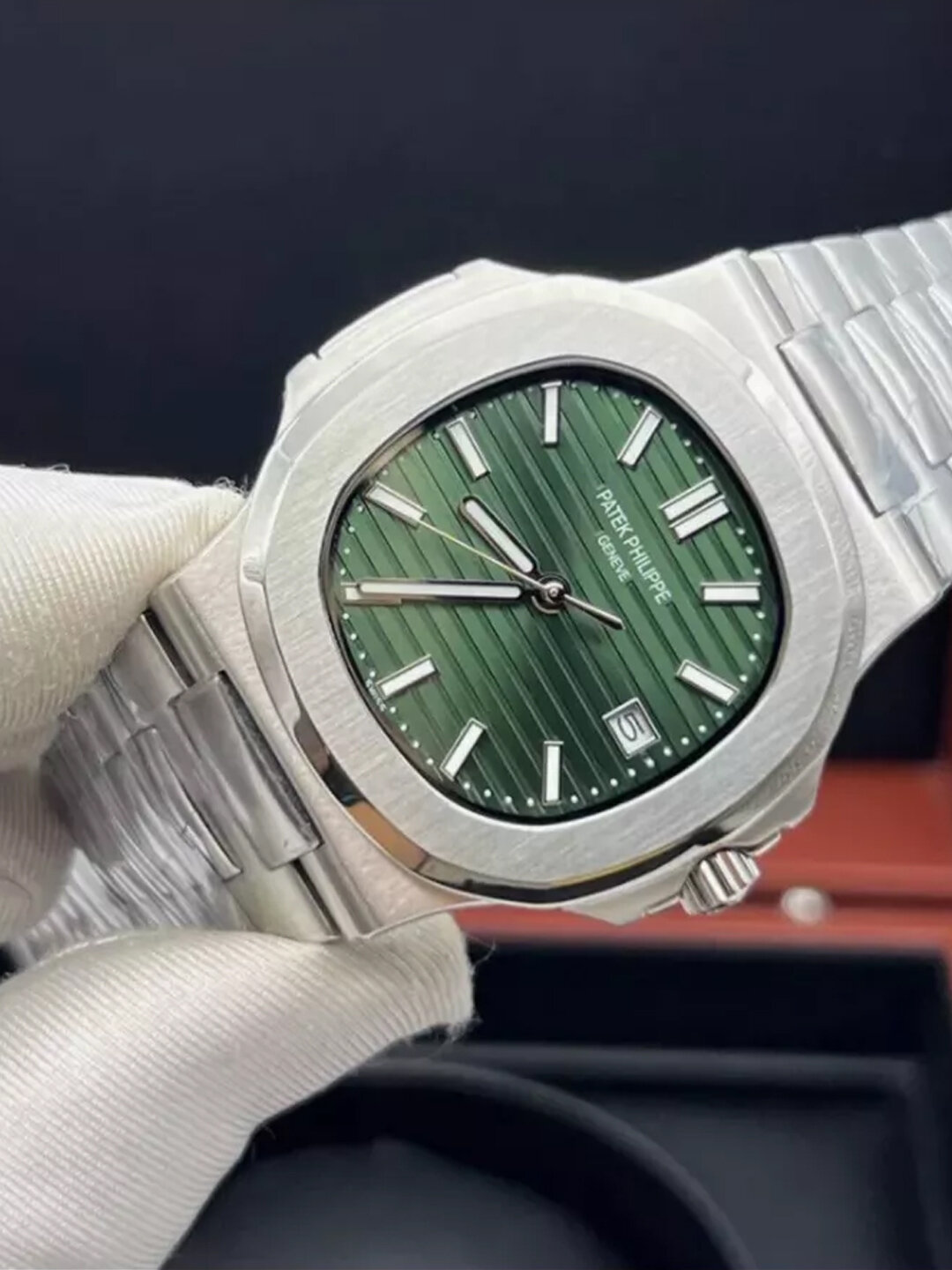 Наручные часы Patek Philippe Classic, зеленый — фото 1