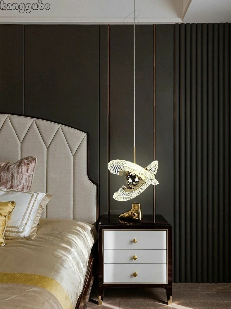 Люстра-трансформер в форме НЛО