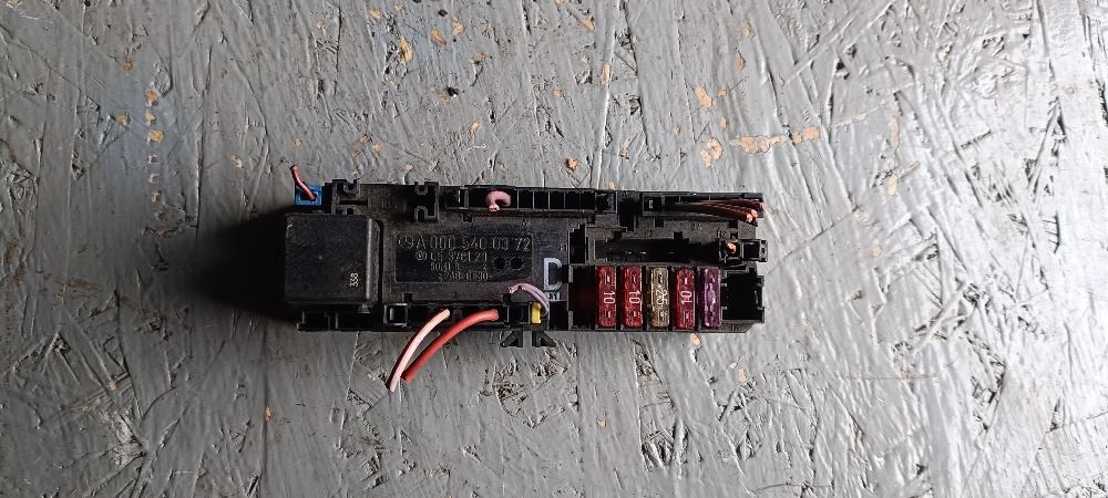 Блок предохранителей Mercedes W210 A0005400372