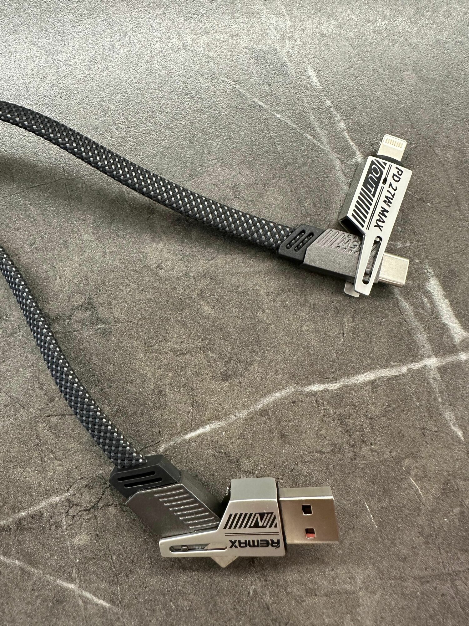REMAX USB/USB-C Кабель-зарядка Remax RC-C189 4в1 Lightning/Type-C 1м 65W черный — фото 1
