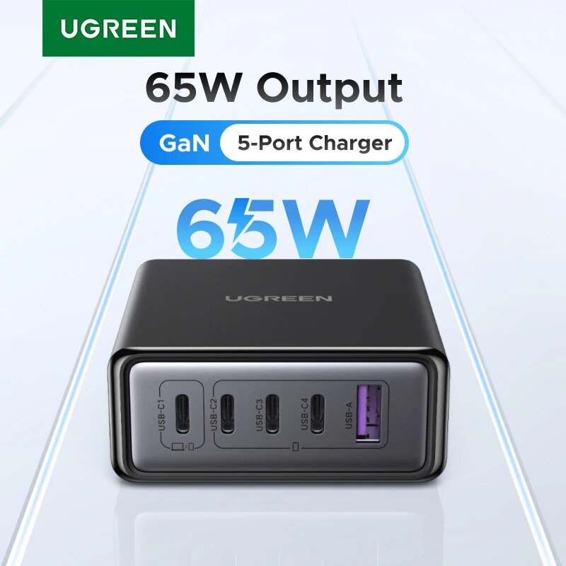 Устройство UGREEN 65W GaN с подключенными гаджетами