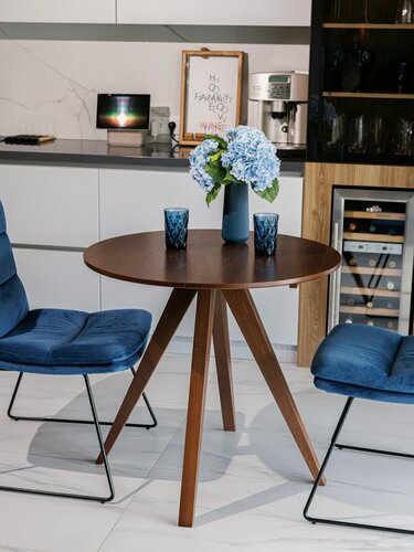 Изображение товара Стол обеденный круглый для дома раздвижной 80х80 см. Столешница из шпона, ножки массив. Цвет американский орех