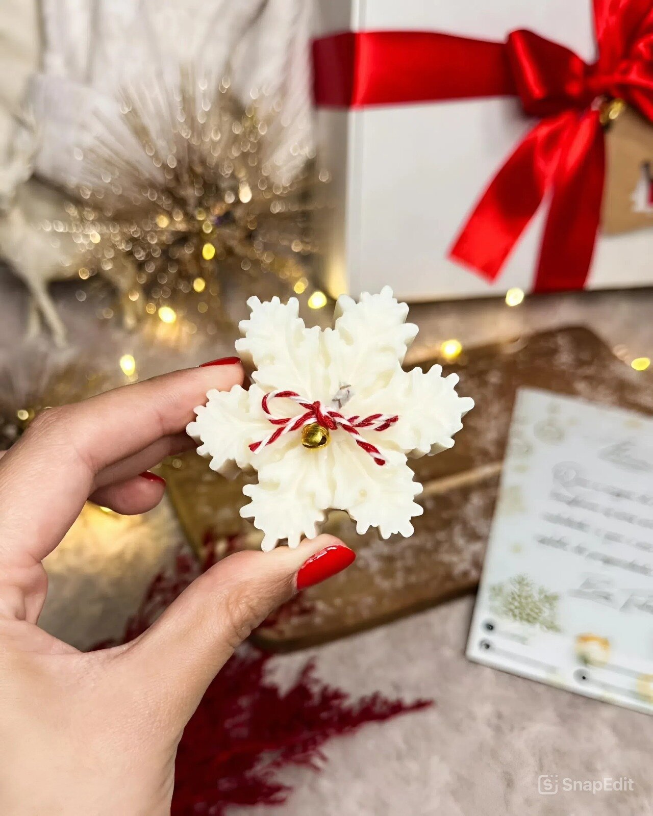 Арома-свеча “Снежинка” с ароматом ванили, ручная работа, натуральный состав — фото 1