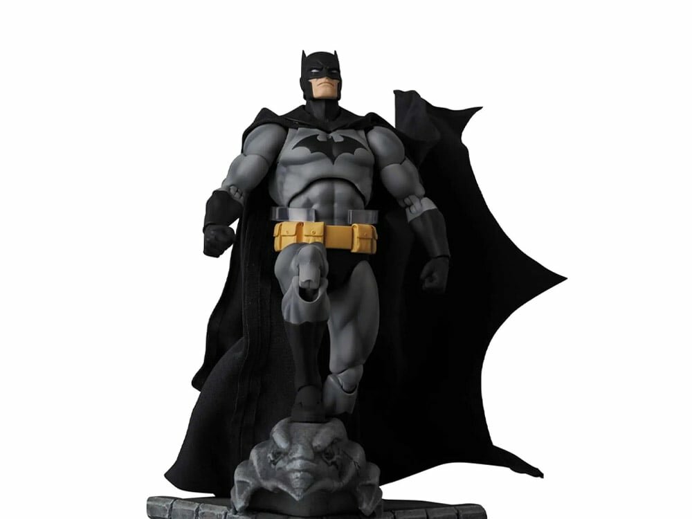 MAFEX No.126 Batman Hush Black Ver, 16 см, тканевый плащ с проволокой, аксессуары, стенд-гаргулья