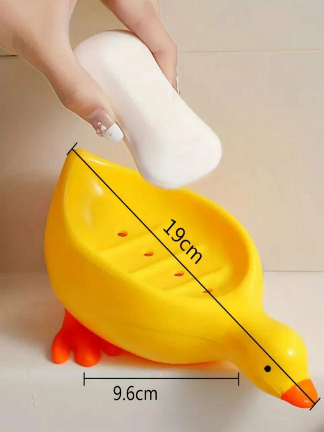 Мыльница в форме утки с дренажными отверстиями и сливом воды — фото 1