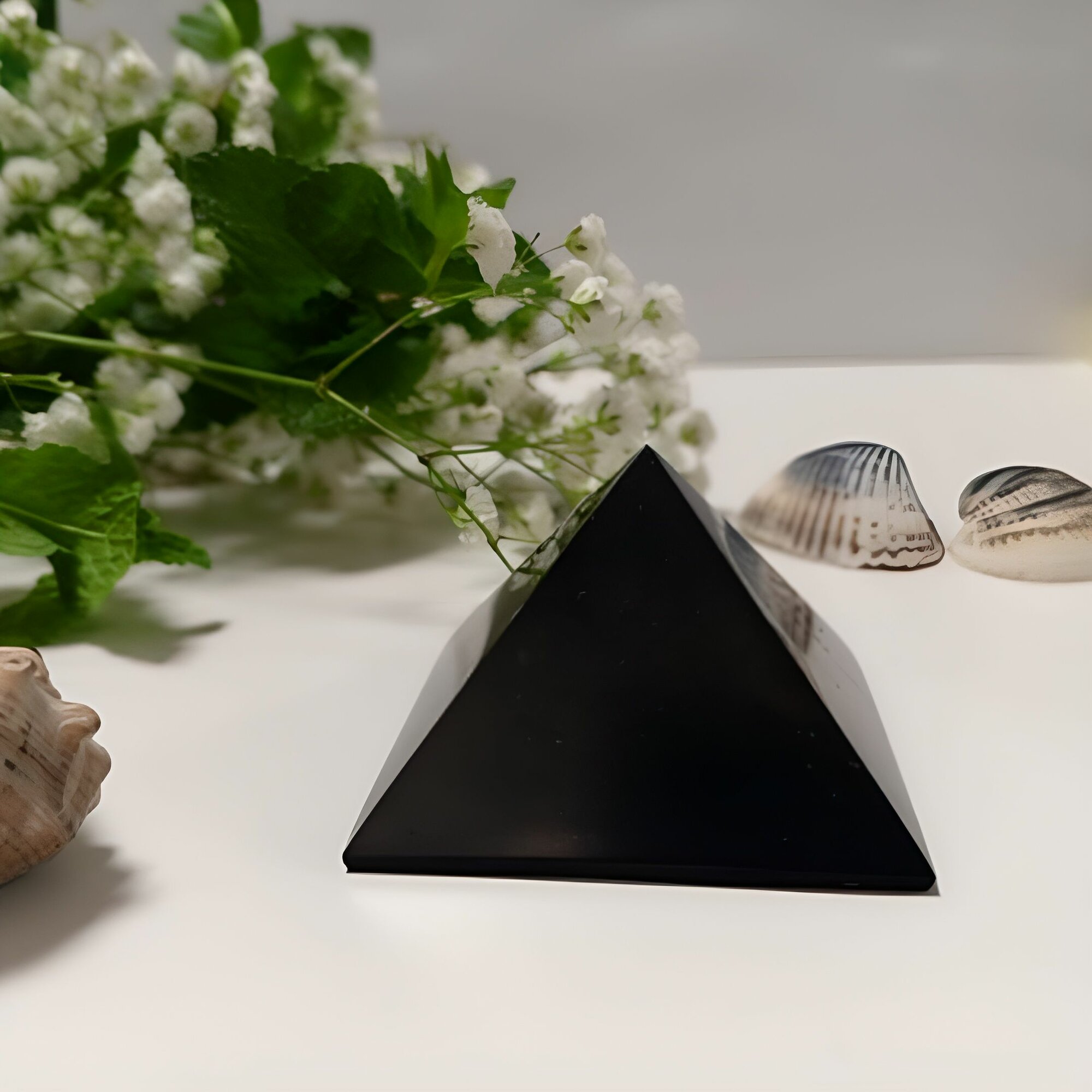 Пирамида из шунгита