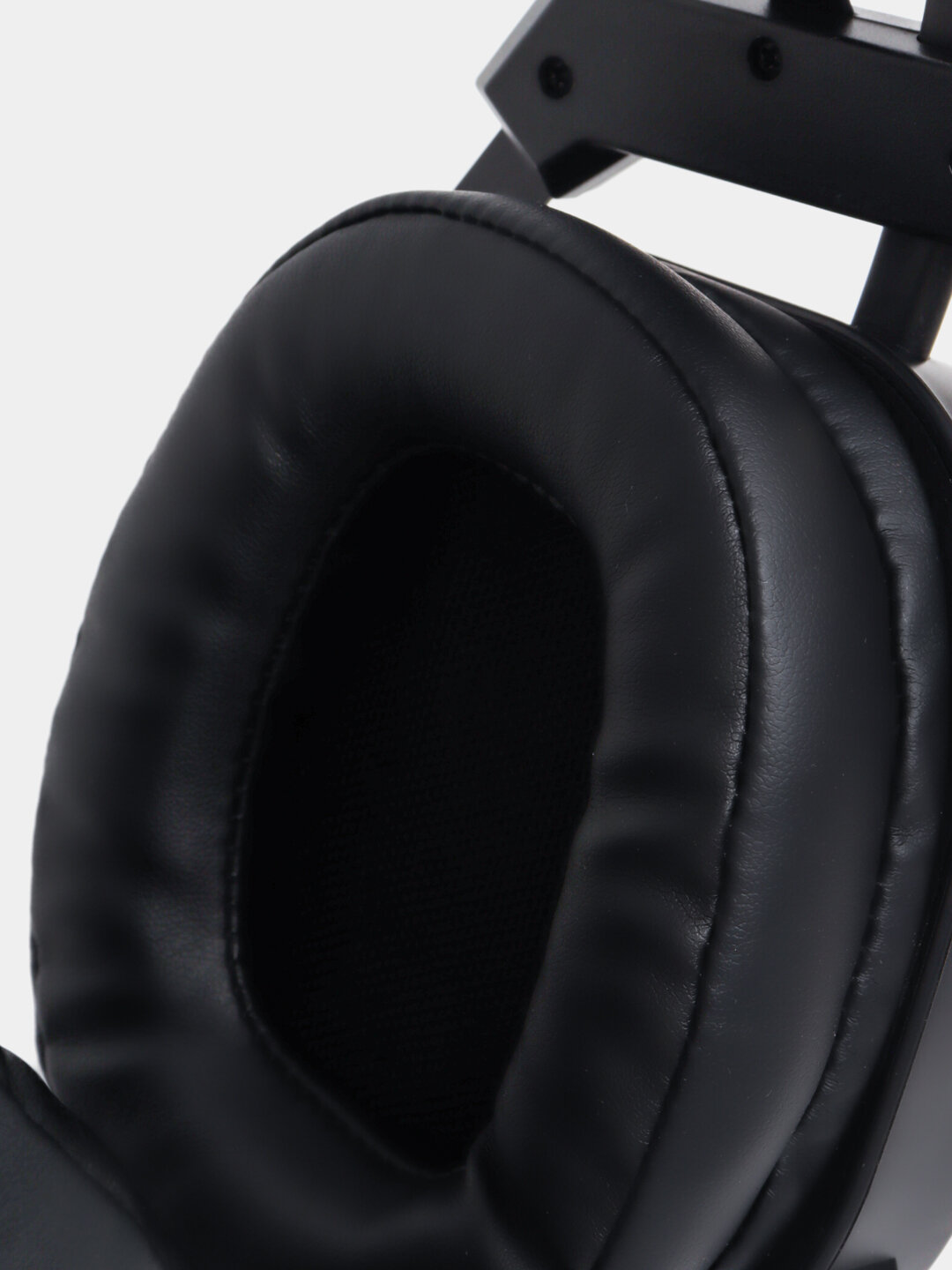 Moradi V10 проводная гарнитура (наушники), используемая в основном с компьютерами, ноутбуками или игровыми приставками.