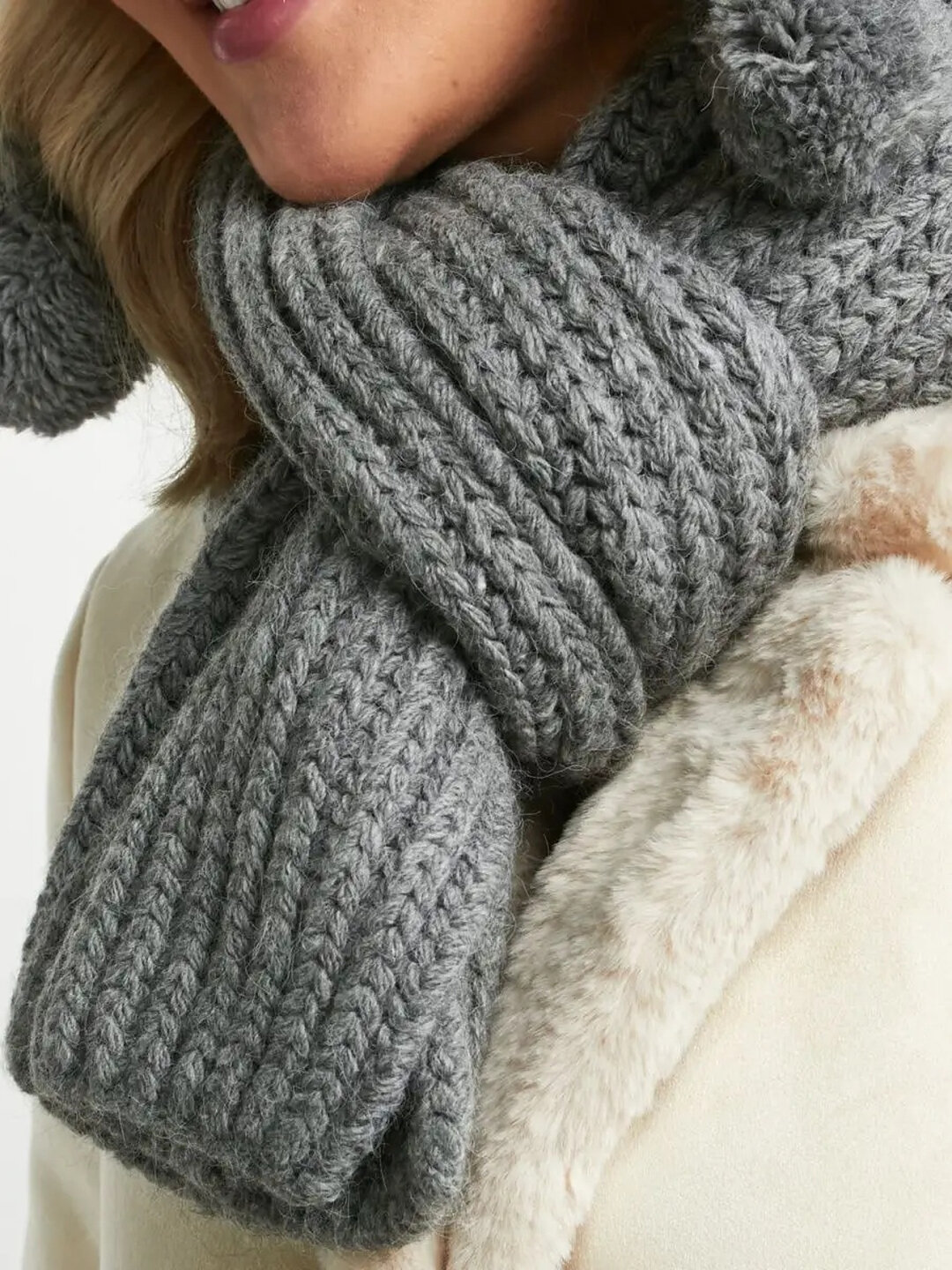 Шарф Didov TRIKO Идеально подходит для всех молодых людей. для девочек и женщин,25х20 см, 10-14 лет (38-40), серый (906) — фото 1